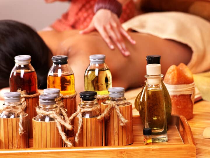 essential oils in massage